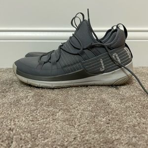 Gray Jordan flight flex size 9.5